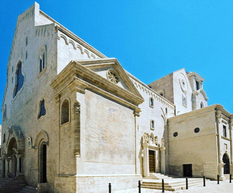 La Torretta Di Gigi - Soggiorno In Torre Medievale Bisceglie Extérieur photo